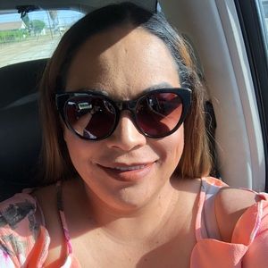 Meet your Posher, Johana